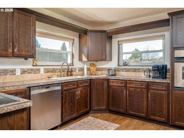 137 ADEN St Sw, Castle Rock, WA 98611