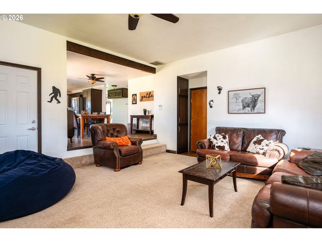 137 ADEN St Sw, Castle Rock, WA 98611