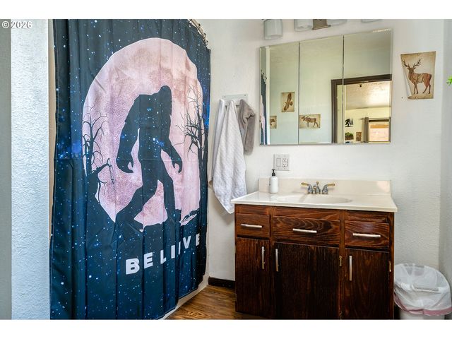 137 ADEN St Sw, Castle Rock, WA 98611