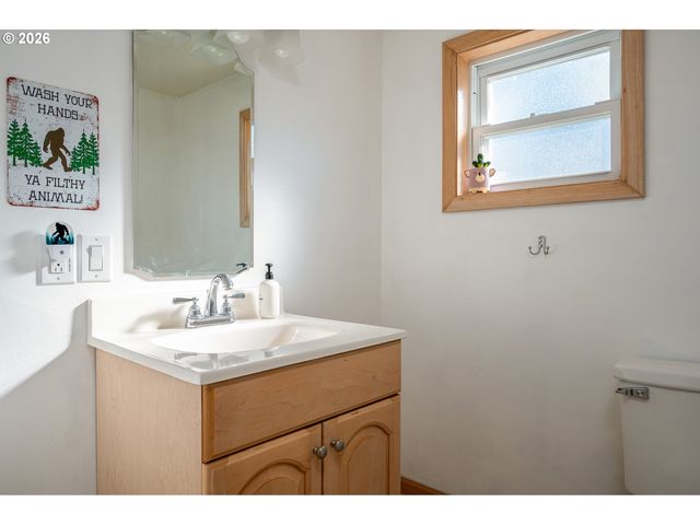 137 ADEN St Sw, Castle Rock, WA 98611