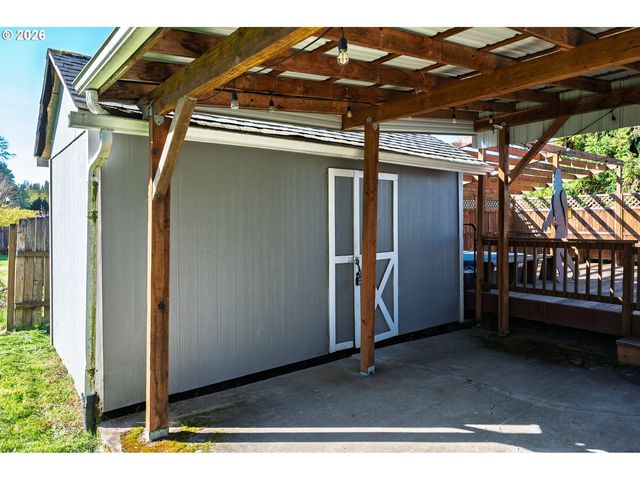 137 ADEN St Sw, Castle Rock, WA 98611
