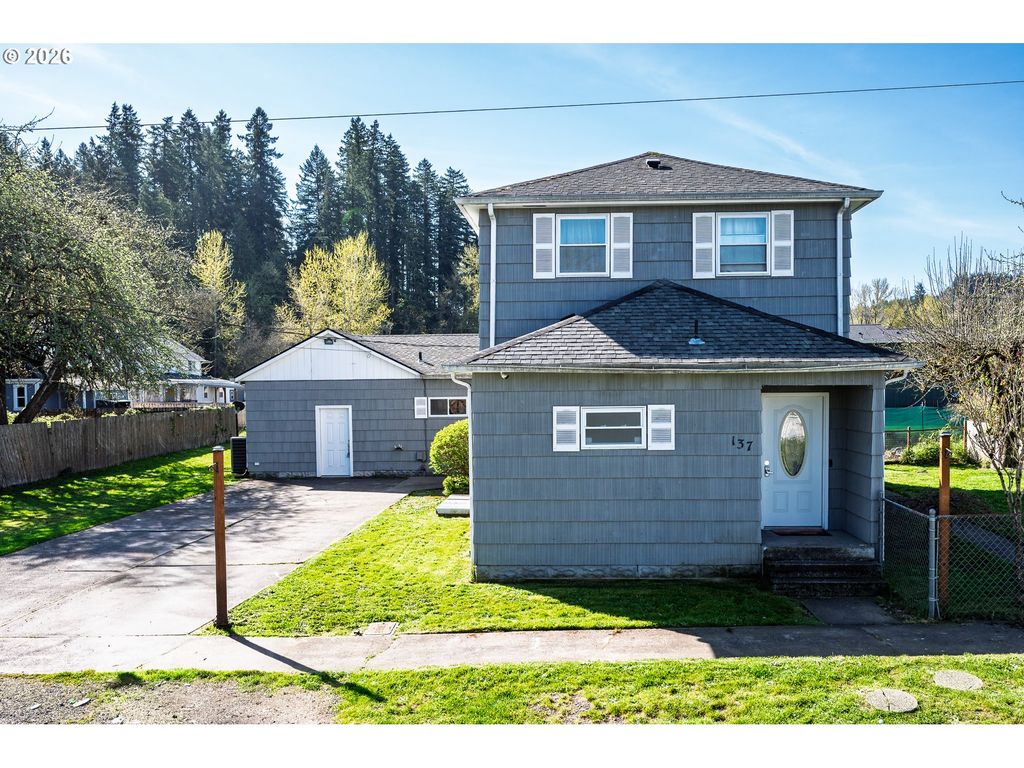 137 ADEN St Sw, Castle Rock, WA 98611