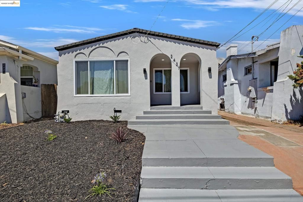 Image 2 of property listing at 2427 67th Ave, Oakland, CA 94605