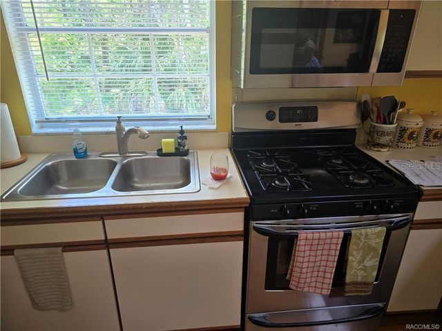 9160 W KINGSTON DRIVE, Homosassa, FL 34448