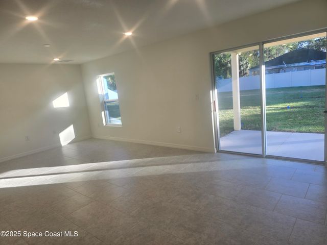 961 SW Richmond Circle SW, Palm Bay, FL 32908