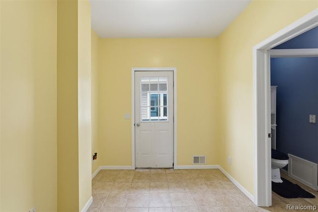 16263 S Seymour Road, Linden, MI 48451