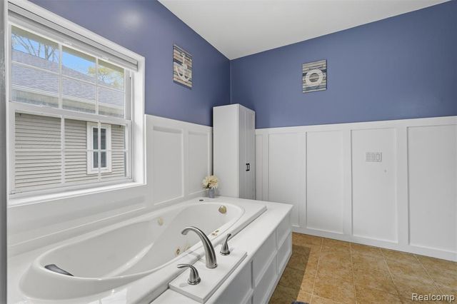 16263 S Seymour Road, Linden, MI 48451