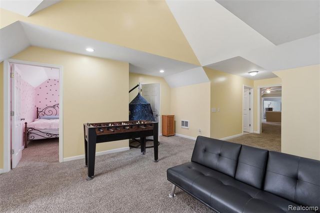 16263 S Seymour Road, Linden, MI 48451