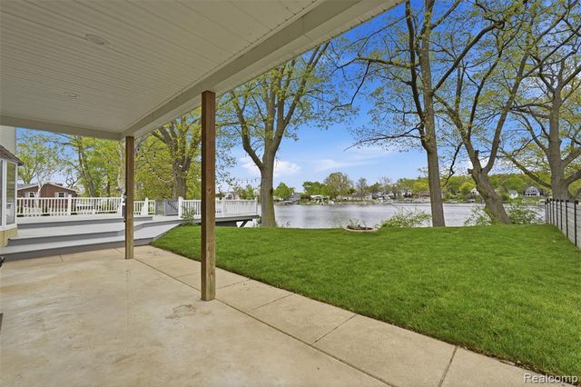 16263 S Seymour Road, Linden, MI 48451