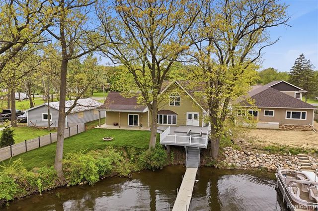 16263 S Seymour Road, Linden, MI 48451