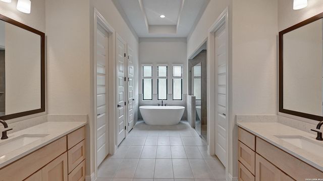 351 Bobs Cove, Castroville, TX 78009
