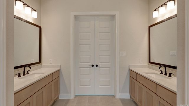 351 Bobs Cove, Castroville, TX 78009