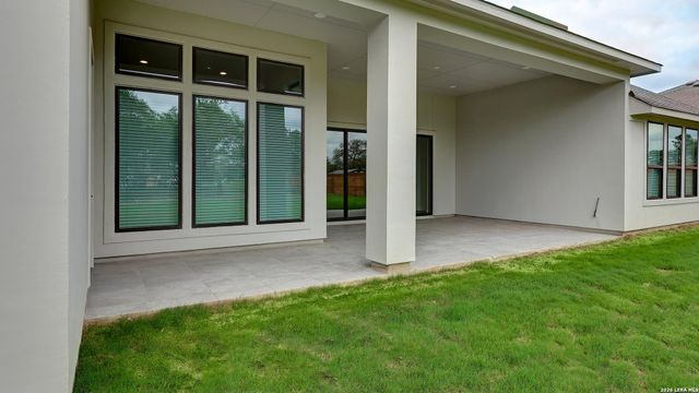 351 Bobs Cove, Castroville, TX 78009
