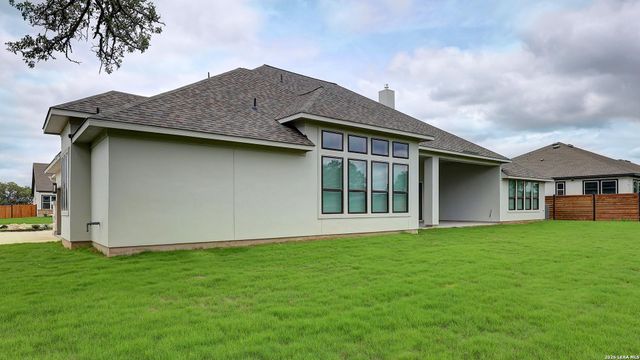 351 Bobs Cove, Castroville, TX 78009