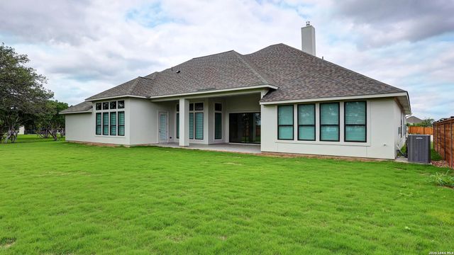 351 Bobs Cove, Castroville, TX 78009