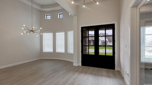 351 Bobs Cove, Castroville, TX 78009