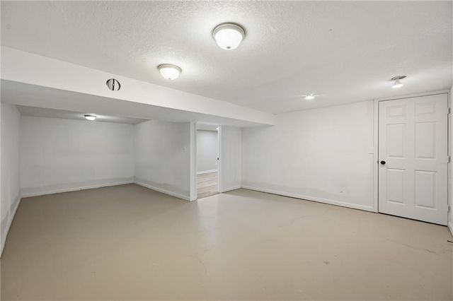 705 NE Darwin Street, Lee's Summit, MO 64063