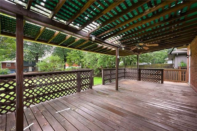705 NE Darwin Street, Lee's Summit, MO 64063