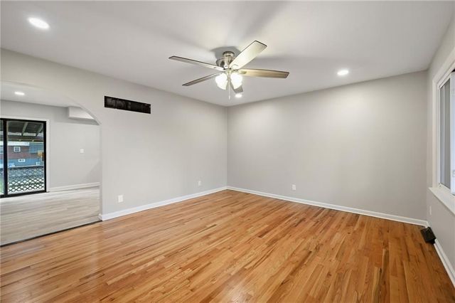 705 NE Darwin Street, Lee's Summit, MO 64063
