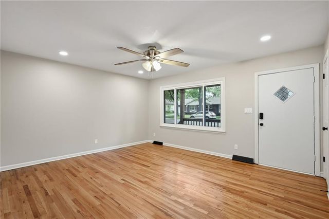 705 NE Darwin Street, Lee's Summit, MO 64063