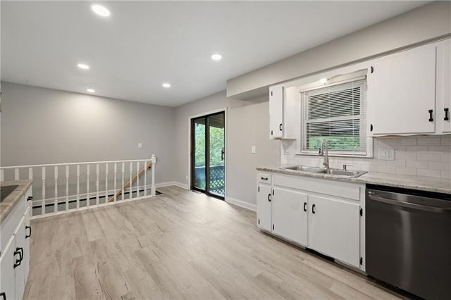 705 NE Darwin Street, Lee's Summit, MO 64063