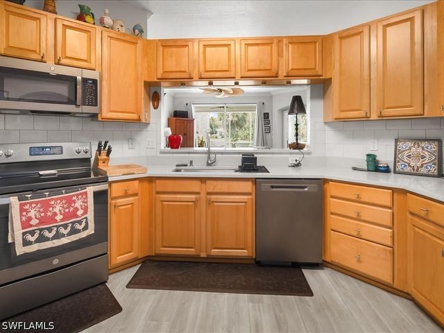 7730 Haverhill CT, Naples, FL 34104