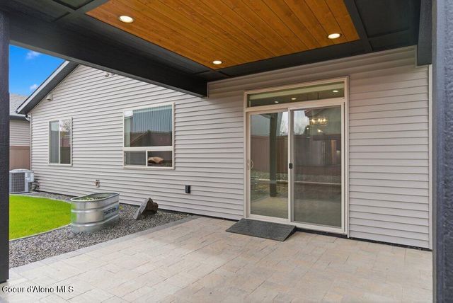 13928 N Rainier LOOP, Rathdrum, ID 83858