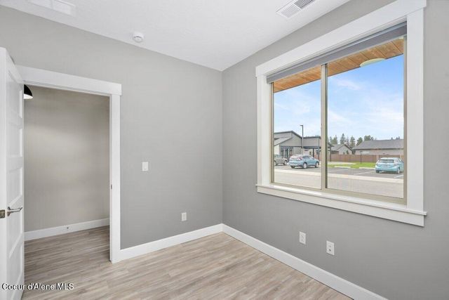 13928 N Rainier LOOP, Rathdrum, ID 83858