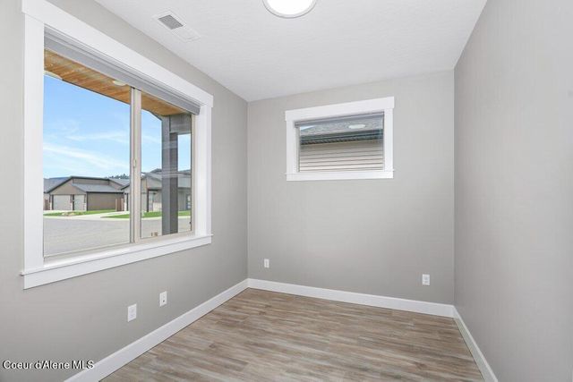 13928 N Rainier LOOP, Rathdrum, ID 83858