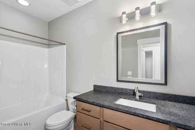 13928 N Rainier LOOP, Rathdrum, ID 83858