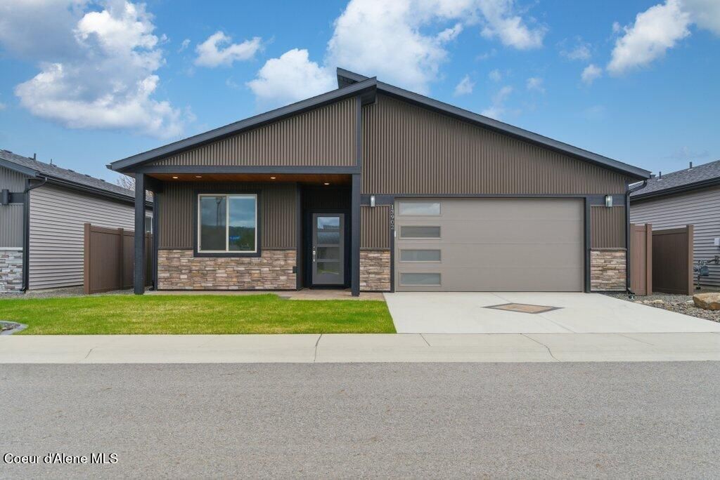 13928 N Rainier LOOP, Rathdrum, ID 83858