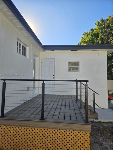 941 NE 154th St, North Miami Beach, FL 33162