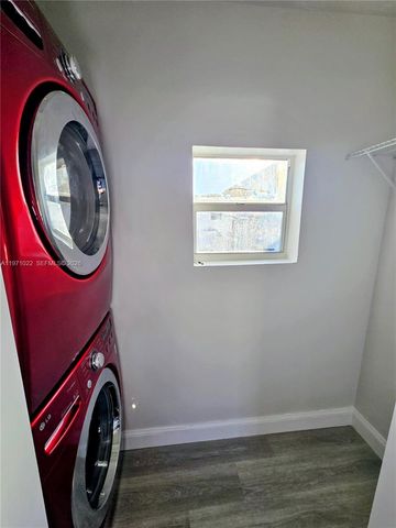 941 NE 154th St, North Miami Beach, FL 33162