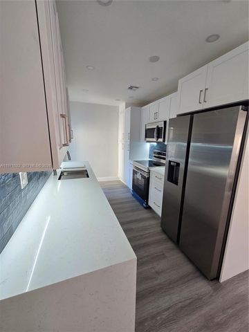 941 NE 154th St, North Miami Beach, FL 33162