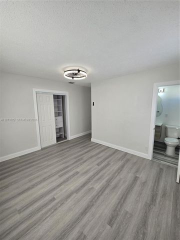 941 NE 154th St, North Miami Beach, FL 33162