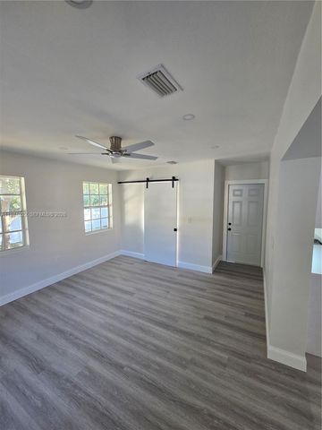 941 NE 154th St, North Miami Beach, FL 33162