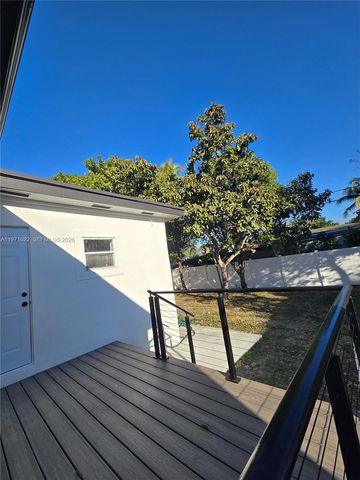 941 NE 154th St, North Miami Beach, FL 33162