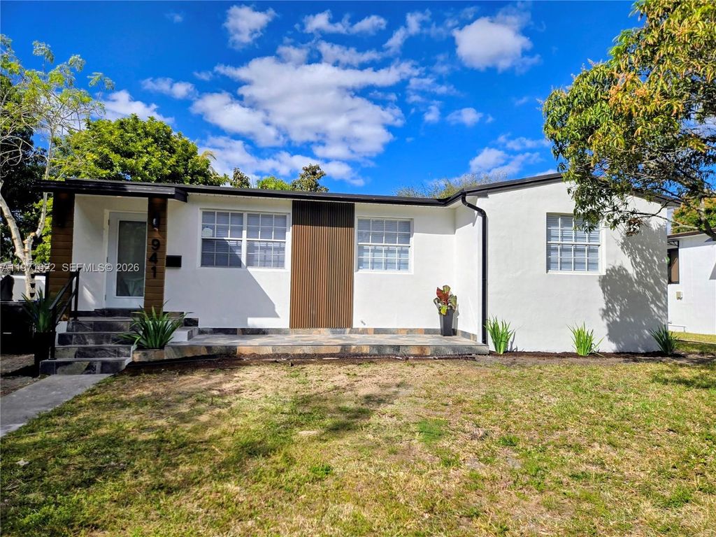 941 NE 154th St, North Miami Beach, FL 33162