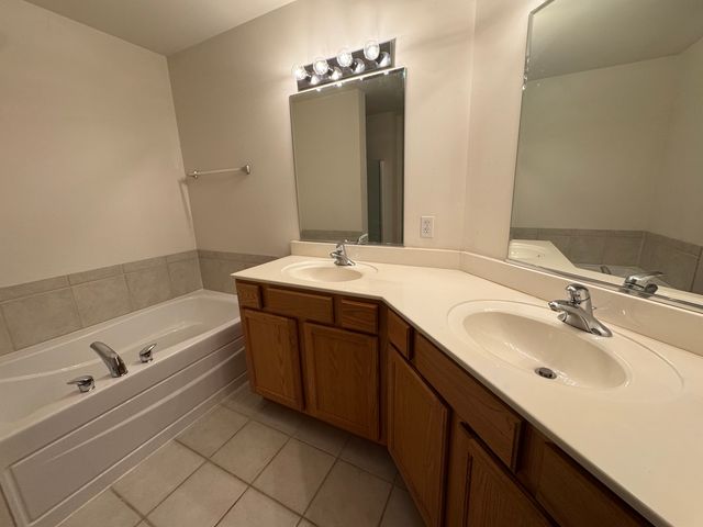 2365 Sunrise Circle, Aurora, IL 60503