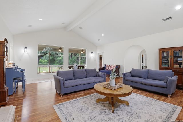 144 Wagon Wheel Dr, Spring Branch, TX 78070