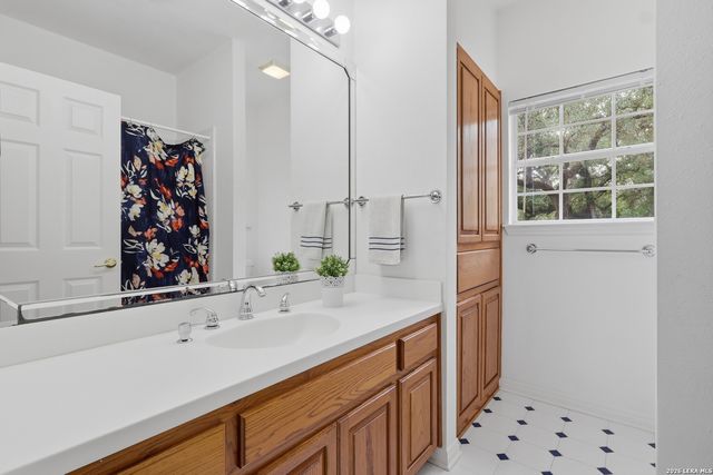 144 Wagon Wheel Dr, Spring Branch, TX 78070