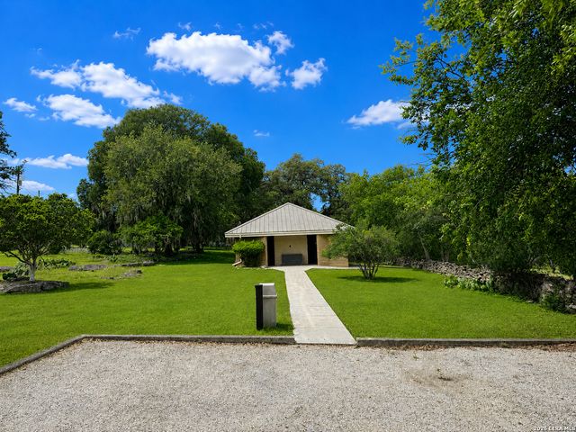 144 Wagon Wheel Dr, Spring Branch, TX 78070