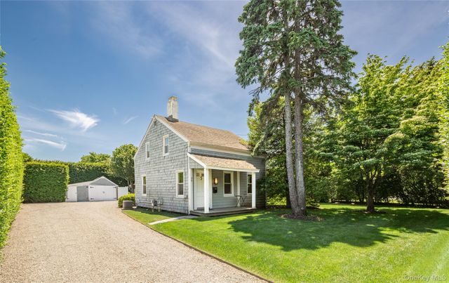98 Powell Avenue, Southampton, NY 11968