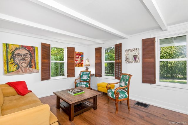 98 Powell Avenue, Southampton, NY 11968