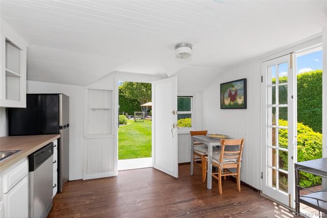 98 Powell Avenue, Southampton, NY 11968
