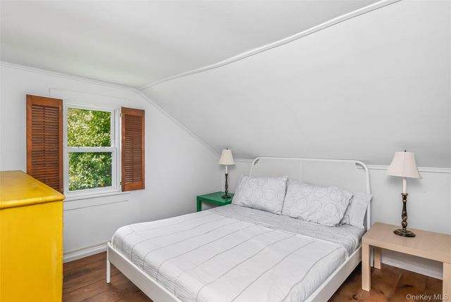98 Powell Avenue, Southampton, NY 11968