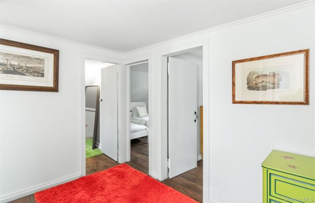 98 Powell Avenue, Southampton, NY 11968