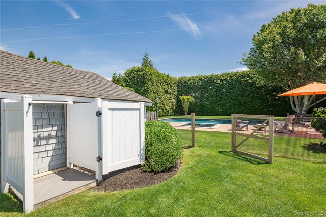 98 Powell Avenue, Southampton, NY 11968