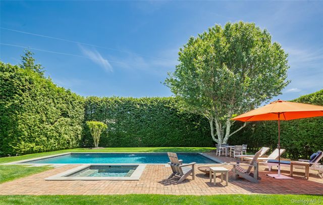 98 Powell Avenue, Southampton, NY 11968