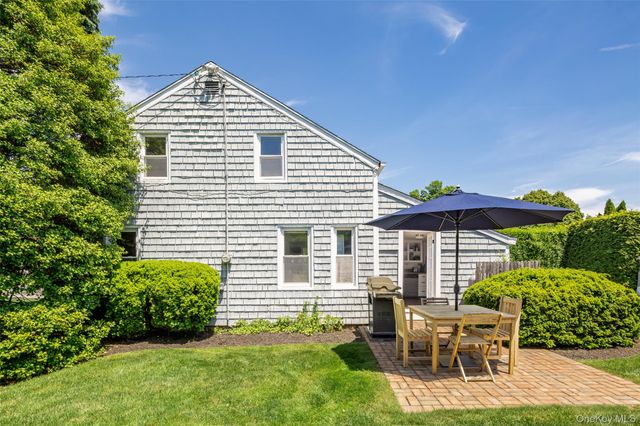 98 Powell Avenue, Southampton, NY 11968